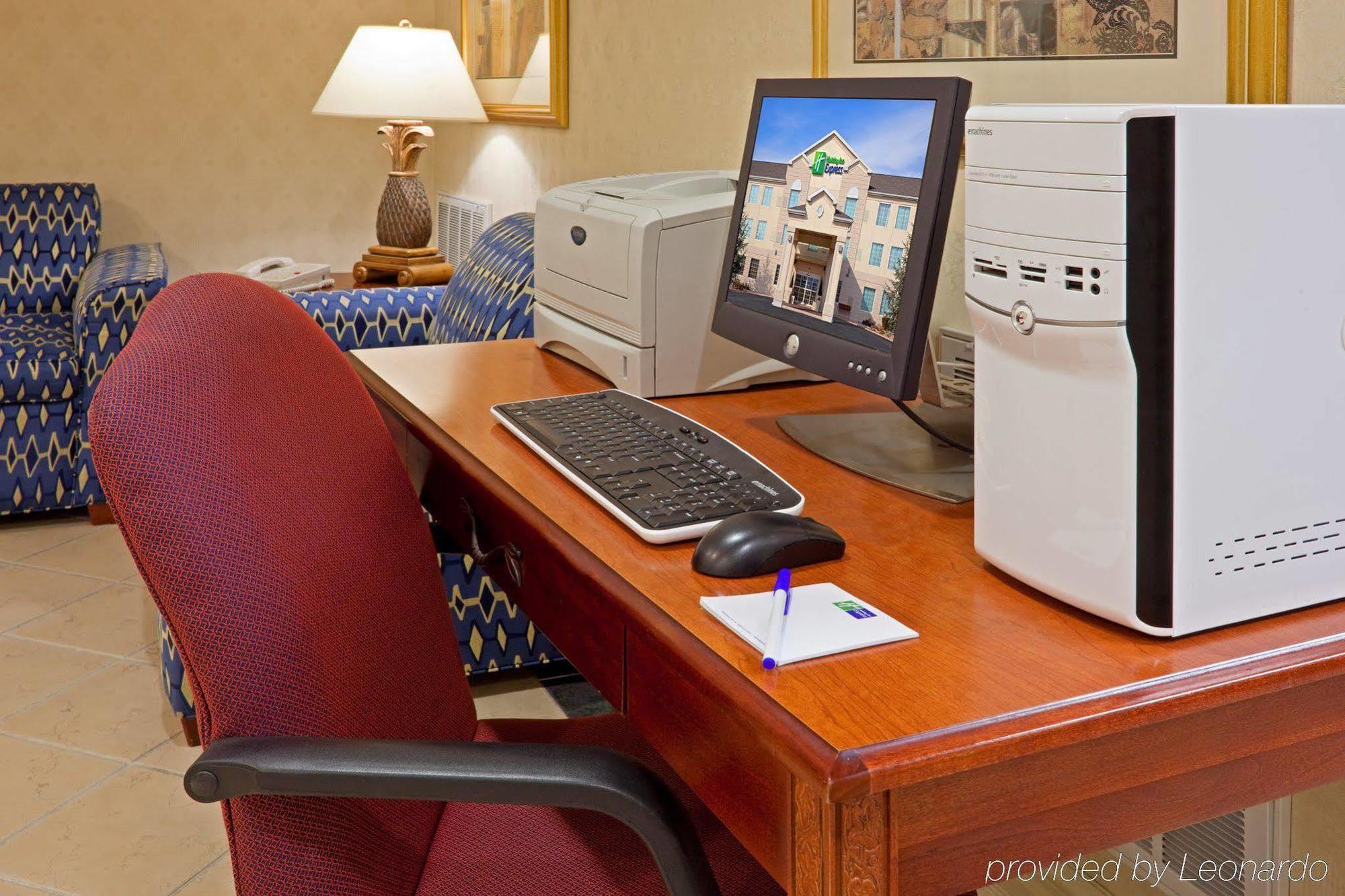 Express & By Ihg 2* Reading