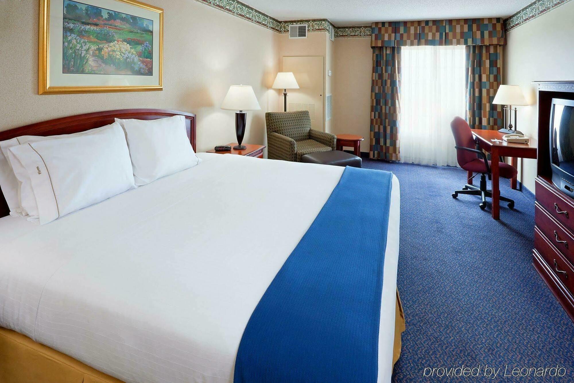 Express & By Ihg 2*